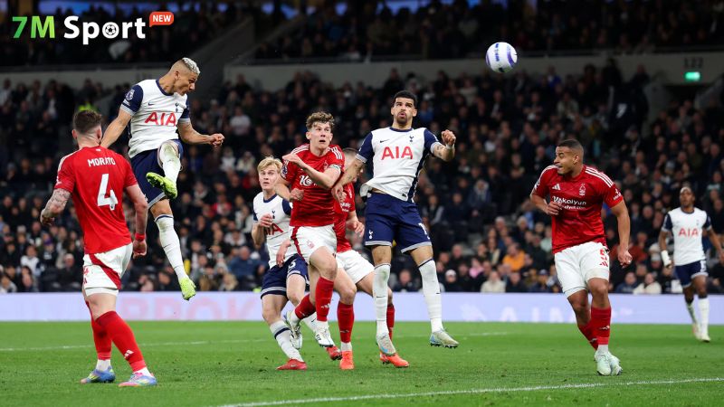 Cấu trúc đội hình phù hợp với phòng ngự phản công