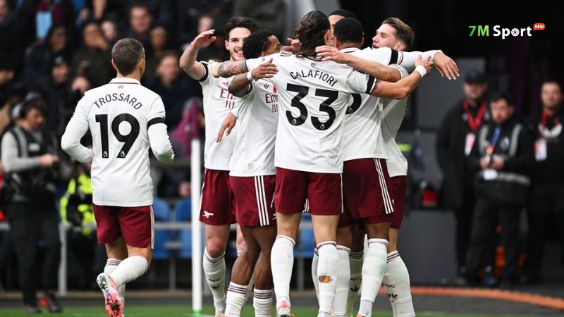 Đừng quên tìm hiểu lối chơi của các đội bóng